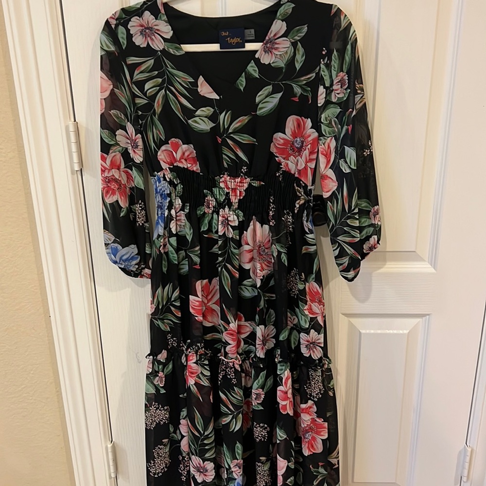 Floral light dress , it looks like Dolce and Gabbana dresses!